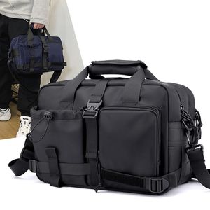 Pacotes de quadros externos Tendência em sacolas masculinas de grande capacidade Lazer com ferramentas inclinadas para ombro laptop 230427