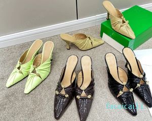 En kaliteli katır slaytlar elbise ayakkabı tasarımcısı stiletto topuklu sandalet kadın akşamı en iyi ayakkabılar yüksek topuk terlik kutu
