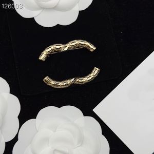 Designer di marca Perle di cristallo Spille in ottone Spille da donna Spilla di lusso con lettera C Non sbiadiscono mai Vero rame placcato oro Gioielli Abito Accessorio Spille Spilla da abito