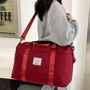 Confezioni per telaio esterno Borsa sportiva unisex alla moda Borsa da trasporto per weekend di grande capacità impermeabile con tracolla regolabile Cerniera casual per i viaggi 230427