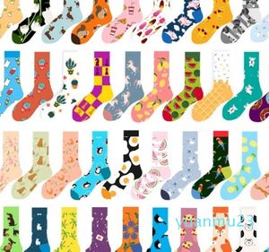 Śliczne kreskówkowe kobiety kolorowe szczęśliwe skarpetki Jacquard Knitted Designer Socks Girls Funny Fruits Animals Design Novely Sport