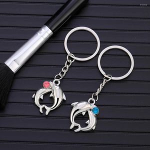 Chaveiros 1 par de amantes adoráveis ​​ligas da cadeia de chaves românticas de casal distinto Dolphin Keychain Blue Red Gifts Fashion Acessório 2023