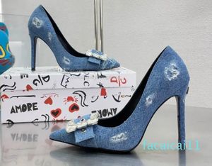 Patchwork-Denim-Pumps, Gürtelschnalle, mit Kristallen verzierte Jeans, spitzer Zehenbereich, Stiletto-Absatz, Luxus-Designer, Abendkleid, Schuhe, Riemen, Fabrikschuhe