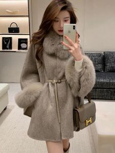 Męskie mieszanki wełny w stylu Korea Ręka Zrób luźne kobiety Lady Autumn Woolen Cape Real Fur Cloak Płaszcz 231128