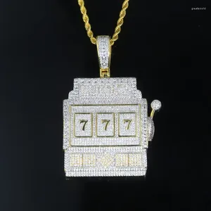 Collane con ciondolo Iced Out Bling CZ Lettera Hustle Collana dura ricca fortunata 5A Distintivo zircone Ciondoli fluorescenti Uomini Gioielli Hip Hop