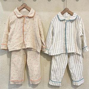 Kläder sätter hjort Jonmi 2023 Autumn Children Pyjamas långärmad toppar byxor 2st randiga körsbär tryckta småbarn barn sömnkläder kläder