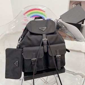 Backpack de luxo Nylon Backpack Totes Bag Pradi Bags Moda Sumpuous Mackpack para Mackpacks Feminina Casual Tela Menina Mulheres Black Triangle Ruck Sack