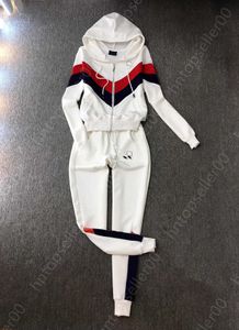 Roupa de grife de grife de grife de duas peças roupas de manga longa com capuz com capuz com cintura elástica de cordão de pista de moletom feminino