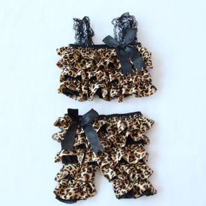 Pagliaccetti che vendono Toddler Fashion Summer Leopard Satin Costume Sling Ruffle Girls Baby Split Black Bow Abbigliamento per bambini Suit 230427