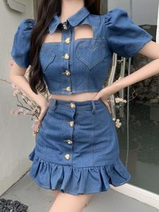 Dwuczęściowa sukienka Chic Denim Dwuczęściowe garnitury Kobiety Sexy Love Porthirt Crop Top Mini Ruffles Outfits Female Streetwear Cowboy 2 -częściowy zestaw 230428