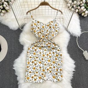 Casual Dresses Sweet Split Flower Dress for Women 2023 Summer Chic High midje Slim Printed French Sexy V-hals Beach Vestidos