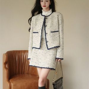 Vestido de duas peças primavera coreano de alta qualidade tweed conjunto luxo designer manga longa jaqueta uma linha mini saia ternos vintage outfit estilo 231127