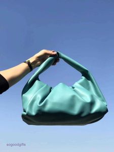 A YD Bag MINI Bottegss Jodie Venetss 2023 nova nuvem de couro tecido dobrável axila portátil rede vermelha mesma tendência bolsa feminina de um ombro com logotipo 49DK