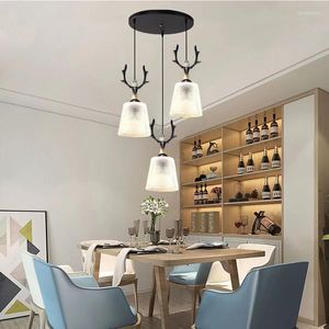 Kronleuchter Nordic Restaurant Lights Drei einfache moderne Esszimmertische Crystal Hanging Staghorn Bedroom Light