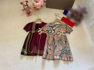 23ss crianças roupas de grife meninas vestido vestidos de manga curta gola redonda gravata borboleta aperte os punhos treliça vestido grande saias para meninas roupas infantis de alta qualidade