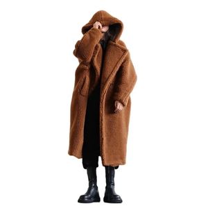 Futra kobiet sztuczne futro długie misie płaszcz kobiety Winter Parkas ciepła ponadwymiarowa kurtka z kapturem masywna odzież wierzchnia Kobieta Faux Lamblool Fur Płaszcze 231127