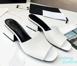 Designer Sandaler läder tofflor Womendesigner-Sandals-Leather-Slippers-women