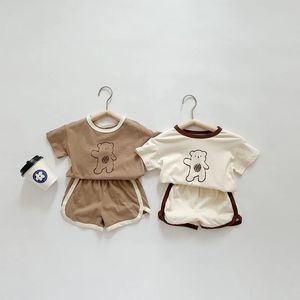 Rompers 6 månader till 4 år gamla babykläder outfits sommar kortärmad t -shirt set småbarnsdräkt tryckt tecknade söta flickor kostymer 230427