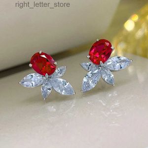 Stud Huitan Bright Red CZ Stud Earrings for Women Silver Color Aesthetic Flower Shape Ear Accessories Wedding Party Exquisite Jewelry YQ231128