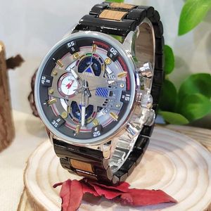 腕時計の腕時計男性用のウッドリストウォッチユニークなデザインの防水時計時計クロノグラフドロップckockメンズウッド