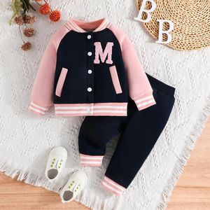 Pyjamas Girl 6 månader 3 år gammal rosa baseball uniform knappjacka långärmad kappa och byxor outfit småbarn spädbarnskläder set 231128