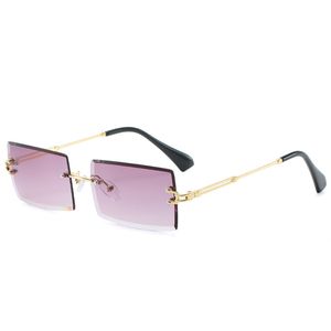 Modische randlose Sonnenbrille für Damen, trendige kleine rechteckige Sonnenbrille, Sommer-Reisestil, UV400, Goldbrauntöne für Männer