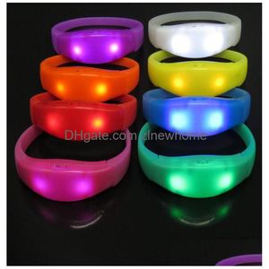 Röstaktiverad LED -blinkande armband Shake Sound Control Ljus upp armband Bangle For Party Rave Favors Christmas Halloween Concert