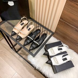 Chanelshoeslies chanelslidelies chanelsandallies chanelliness Chanellies Женские дизайнерские платья c шлепанцы Кожаные переплетающиеся черно-белые стеганые лоферы Br