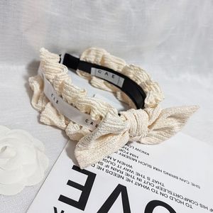Coreano plissado headwear bonito estilo das mulheres de alta qualidade preto e branco designer arco bandana menina família presente aniversário hairband