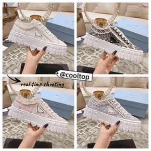 Designer women's casual shoes triangle marker two-wheel nylon gaberdine sneakers chunky lightweight for women white blue desert beige platform canvas shoes