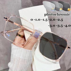 Occhiali da sole Tendenza moda Pochromic Minus Occhiali finiti Prescrizione ottica Miopia Eyewear Luxury Women Outdoor Near Sight