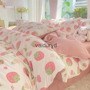 Bedding sets Cartoon Strawberry Home Set Simple Nordic Floral Duvet Cover With Sheet Soft Comforter Covers cases Bed Linenvaiduryd