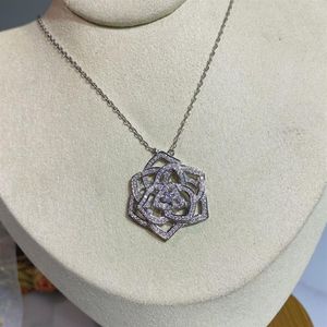 Rose Series Necklace Piage Pendants Inlaid Crystal Extremt 18K Gold Plated Sterling Silver Luxury Jewelry High Quality 5A Märke 3180