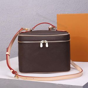 Womens Toiletry Kits Cosmetic Shoulder Bags NICE BB Top Quality Designer Leather Zipper Oversized Crossbody Men's Fashion Pre271K