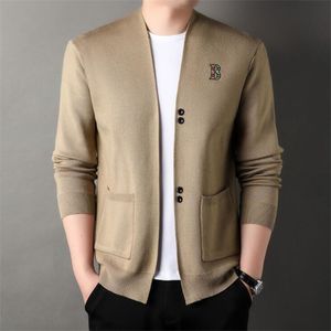 2023 سترات الرجال الفاخرة v-nock for designer mashon strendgan cardigan khaki الكوري المعاطف السترة السترة رجال الملابس m-4xl