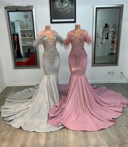 Prom Sparkly Diamanti Abiti lunghi per ragazze nere Perline di cristallo Strass Piume Abiti da festa di compleanno Abiti da sposa 2024