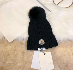 MoncKler Beanie cap monxclair beanien Designer for both men and women luxurious real fur raccoon fur ball knitted hat High quality DS33