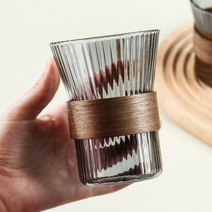 Bottiglie d'acqua Tazza da caffè in vetro Manico in legno Tazza da caffè espresso Bicchieri Bicchiere da whisky Tazza Kawaii Articoli per il caffè Belle tazze da tè Boccale da birra Tazza carina 230428