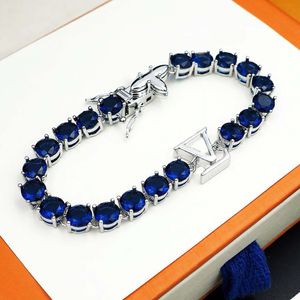 Bracciale in zircone rotondo blu con alfabeto romano, bracciale di design di lusso, gioielli, alta qualità con scatola