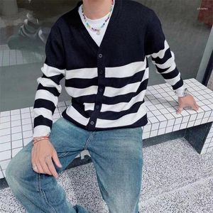 Blusas femininas mmsix homens mulheres cardigan suéteres 2023 outono inverno preto listra branca design manga comprida casacos de malha de alta qualidade