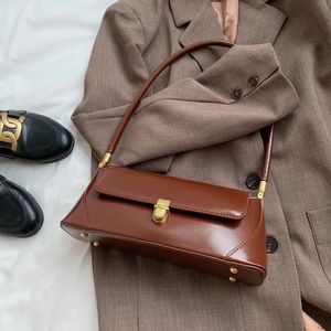 Kvällspåsar klassiska armhålor axelväska franska vintage handväska kvinnor märke mode kvinnliga enstaka kopplingar 231128
