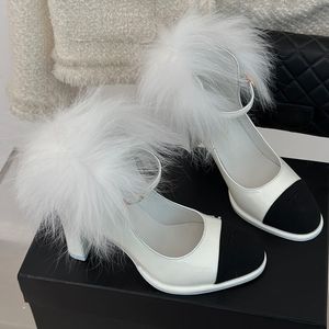 Womens Dress Sheos Designer Furry Mary Jane Chunky Heels Adjustable Ankle Buckle Pumps Wedding Shoe Ladies Retro Black White Round Toes Casual Shoe With Dust Bags