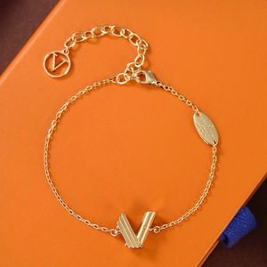 2023 New Designer Bracelet Classic Letter Bracelet High end Customized Original Thick Gold Electroplated Elegant Fashion Women's High Quality Bracelet