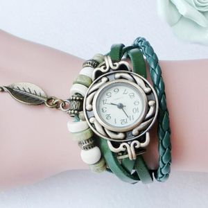腕時計洗練された2023女性の子供レトロレザーウィンディングブレスレットリーフペンダントウォッチQuartz wristwatchesesバレンタインギフト贅沢
