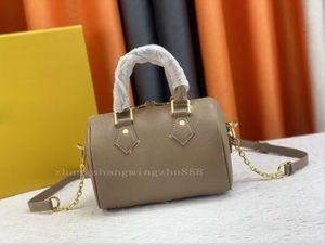 Märke lyxiga kvinnors designers väska kudde väska kvinnors axelväska mode crossbody väska kausal tygväska grossistbrev handväskor bästa julklapp vv25