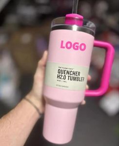 DHL PINK Flamingo H2.0 Logo TIE PINK DYE 40 OZ CUP بمقبض غطاء معزول للورم معزول من القهوة المصنوعة من الفولاذ المقاوم للصدأ مع شعار بطيخ القمر 1: 1 نسخة GG1129