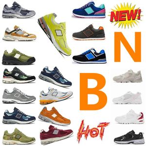 Scarpe da corsa su strada Nuovo 2002R Protection Pack Nero Grigio 574 Nimbus Cloud Peach Glaze 725 Beige Marrone Pelle scamosciata Uomo Donna Scarpe da ginnastica basse Moda Calzature sportive casual