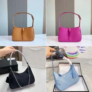 Lyxdesigner handväska hobo axelväskor nylonväska fashoion pochette utsmyckad väska underarm läder kristall borsa kvinnor silver kedja blixtlås glittrande väskor1