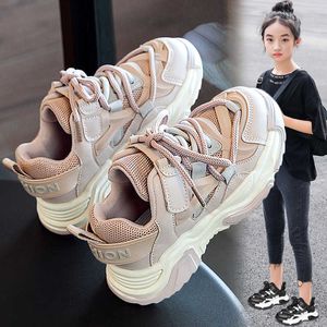 Atletische buitengaaskinderen Casual schoenen voor meisjes jongens 2023 zachte zolen Koreaanse kinderen schoenen haaklus dikke sneakers aa230428