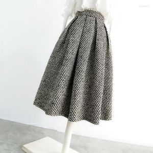 Kjolar 2024 Autumn and Winter Fashion Thousand Bird Checker Half kjol Temperament Pendlar Kvinnors höga midja Poached C148
